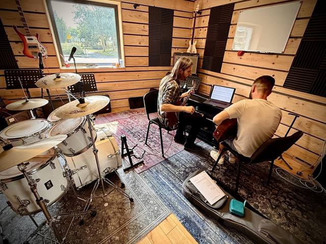 Cours de guitare et basse avec Guillaume