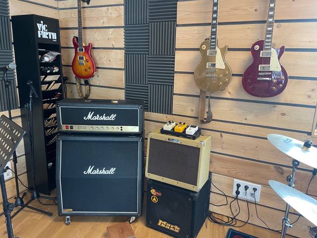 Guitares, basses et amplis du studio